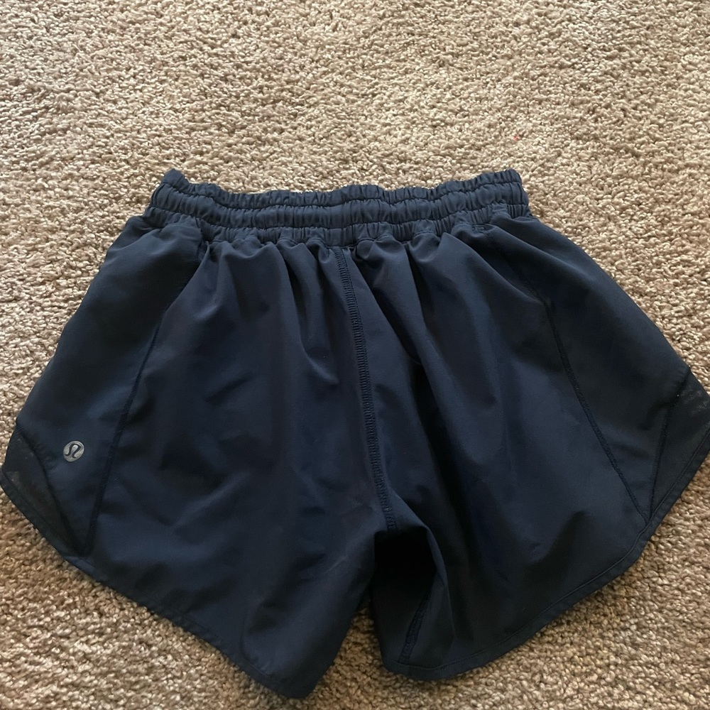 LULULEMON hotty hot 2.5 shorts